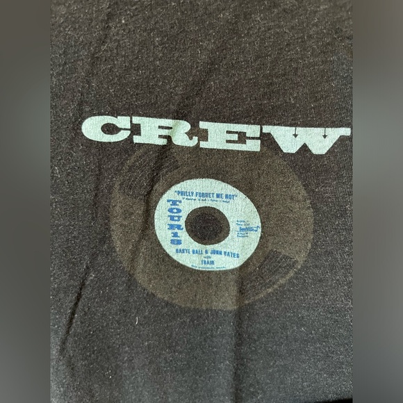 Commemorative crew shirt from the 2018 Daryl Hall and John Oates with Train tour - Picture 2 of 4